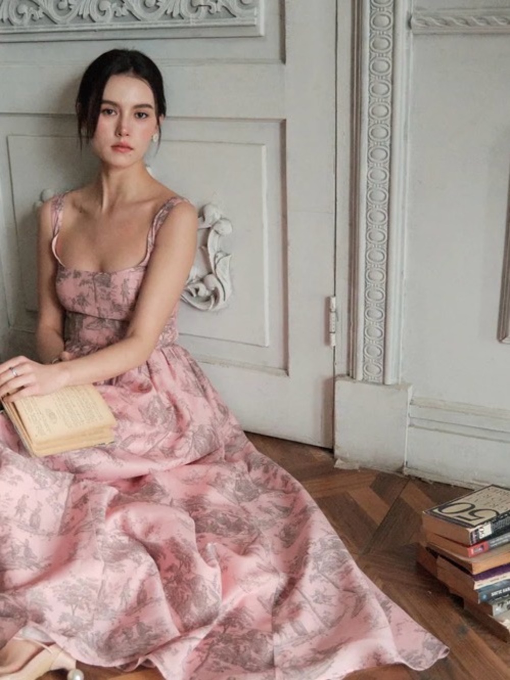 Elegant Pink Toile Maxi Dress with Square Neck - Picture 4 of 6